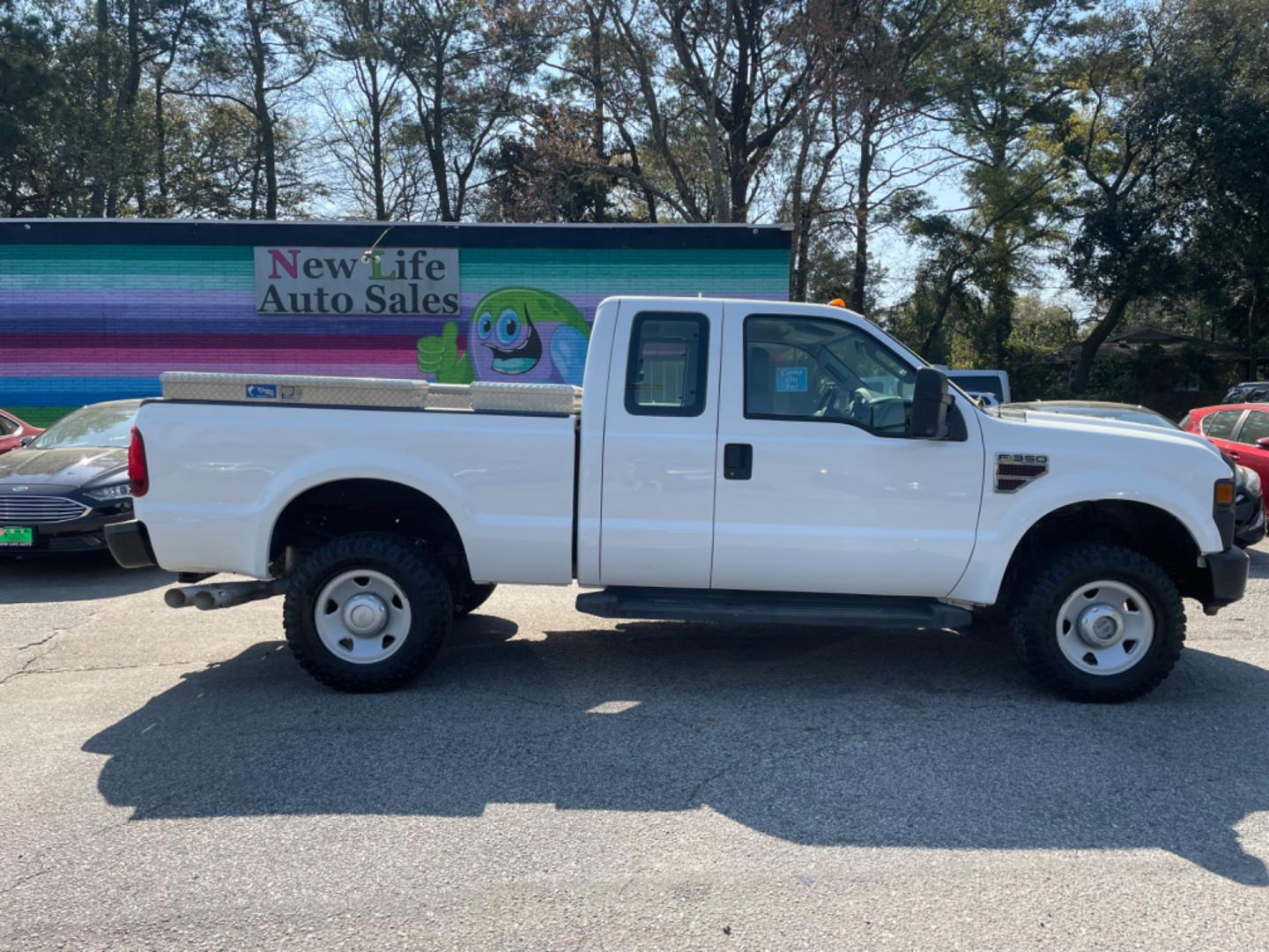 2008 WHITE FORD F-350 SUPERDUTY XL (1FTWX31R28E) with an 6.4L engine, Automatic transmission, located at 5103 Dorchester Rd., Charleston, SC, 29418-5607, (843) 767-1122, 36.245171, -115.228050 - Photo#7